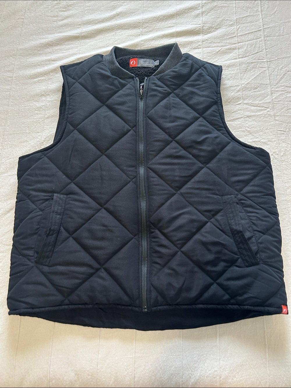 The American Outdoorsman Quilted Fleece-lined Black Men's Zip-Up Vest